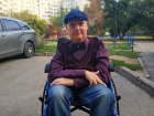 "В суд приходится всегда идти с заднего входа, где этапируют": волгоградский юрист на инвалидной коляске о жизни среди любителей ступенек 