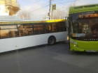 ﻿Автобусы "Питеравто" и ПАТП-7 столкнулись в центре Волгограда