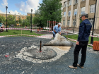 После публикации «Блокнот Волгоград» на севере Волгограда восстанавливают детскую площадку, угробленную вандалами