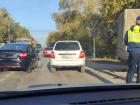 Причину гигантской утренней пробки сняли на видео на подъезде к Волгограду