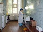 Пациентка поликлиники во время ожидания обокрала пенсионера из Волгоградской области
