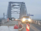 Светофор исчез на мосту через ВДСК в Волгоградской области при ремонте дороги за 51 млн рублей 