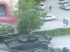 Волгоградцы потребовали от властей и военных не портить дороги техникой на 9 мая