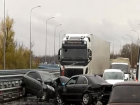 BMW протаранил Kia Rio на мосту через Ахтубу под Волгоградом: последствия ДТП сняли на видео