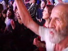 Пенсионер зажигал на концерте Александра Буйнова в Волгограде