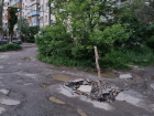 В Волгограде после ливня провалился асфальт