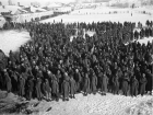 Сталинград 1943: красноармейцы расстреливают пленных немцев и отнимают одежду