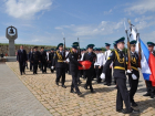 В Россошках с почестями перезахоронили солдата-пограничника