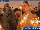 Сотни волгоградцев в мягком мерцании свечей встретили Пасху в соборе  Александра Невского