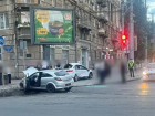 Выжили чудом: шок-ДТП с переворотом попало на видео в центре Волгограда