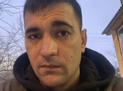 В Волгоградской области найден молодой мужчина с татуировкой Анубиса
