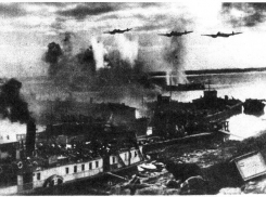 18 сентября 1942 года - противник бомбит нефтебазу и кировскую пристань Сталинграда