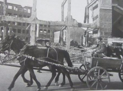 Что сфотографировали американцы в послевоенном Сталинграде