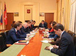 Губернатор Андрей Бочаров приказал своевременно платить подрядчикам