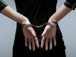 Главный бухгалтер косметической фирмы в Волжском украла 100 тысяч со счетов для знакомых