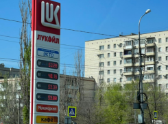 В Волгограде и области начали «ползти» вверх цены на бензин