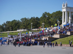 В волгоградских школах и колледжах появятся следящие за уровнем патриотизма