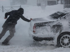 Волгоградцев предупреждают о надвигающейся метели и сильных порывах ветра