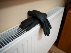 Достают теплые одеяла и сыплют проклятьями: жители Семи Ветров засыпают в холодных квартирах