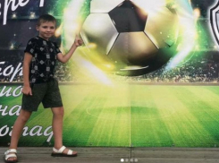  «Мама, я хочу, чтобы ты была рядом»: температура под 40 держится у волгоградца без ног и руки, пострадавшего в ДТП с автобусом