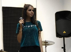 Экс-участница «Дома-2» из Волгограда после критики Макса Фадеева решила научиться петь