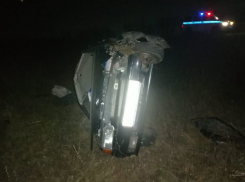 Чудом выжившего в перевернувшемся ВАЗе волгоградца спасают в реанимации