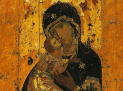 Под Волгоградом злоумышленники украли из частного дома две иконы