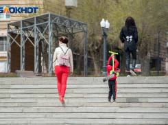 В Волгограде многодетную мать лишили детского пособия из-за отсутствия прописки