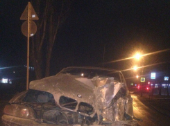 Волгоградец угнал BMW своей 26-летней тети и влетел на ней в забор дома