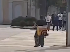 Облаву на самокатчиков устроили в центре Волгограда – видео 