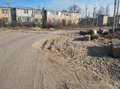 Жители Гумрака требуют восстановить уничтоженную дорогу