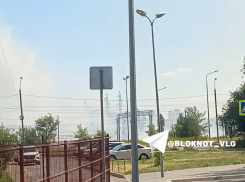 «Весь ГЭС в дыму»: пожар тушит МЧС на севере Волгограда 