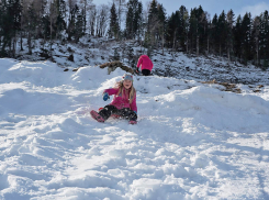 Детям надо высыпаться, хорошо питаться и тепло одеваться, напоминают в Роспотребнадзоре