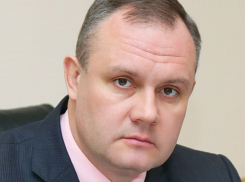 Спикер Волгоградской гордумы мечтает об упругом стебле и не дряблых лепестках