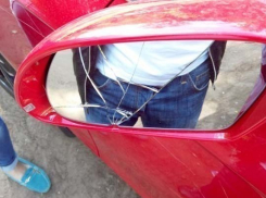 50-летний волгоградец разбил иномарку автоледи из-за парковки на «его» месте