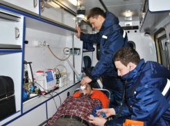 В центре Волгограда автоледи протаранила BMW и едва не угробила своих пассажиров