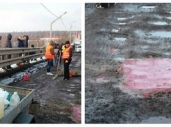 В Волгограде активисты залили ямы алым бетоном 