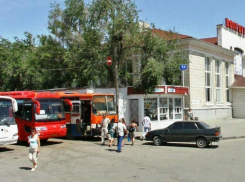 В Волгограде возле автовокзала появятся скамейки, газон и тротуары
