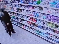 Напавшие на мужчину в автобусе подростки попались на краже продуктов