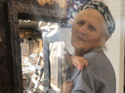 Пережившая бомбежки сталинградка осталась без жилья после пожара в Волгограде