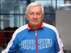 В Волгограде прямо на работе скончался заслуженный тренер России по плаванию Владимир Захаров