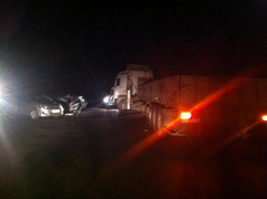 На севере Волгограда водитель Toyota без прав протаранил фонарный столб