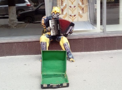 Даже супергерои сбежали из Волгограда