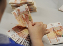 В Волгограде бухгалтер ЖКХ  тратила налево и направо  деньги жильцов