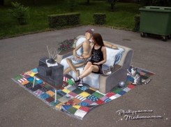 В Волгограде художник-гений изобразил около музыкального театра уникальную 3-D композицию