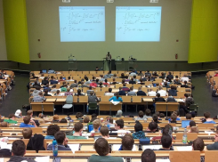 Более 100 волгоградских студентов получат правительственные стипендии 