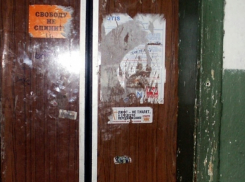 Педофил изнасиловал 9-летнюю девочку в лифте на севере Волгограда и скрылся