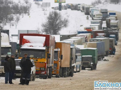 Из-за снегопада в Волгограде ограничено движение транзитного транспорта