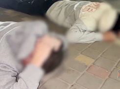  «Голову опусти!»: СОБР ночью уложил лицом в пол 16-летних на юге Волгограда