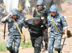 Арестант набросился с кулаками на двоих сотрудников СИЗО в Волгограде 